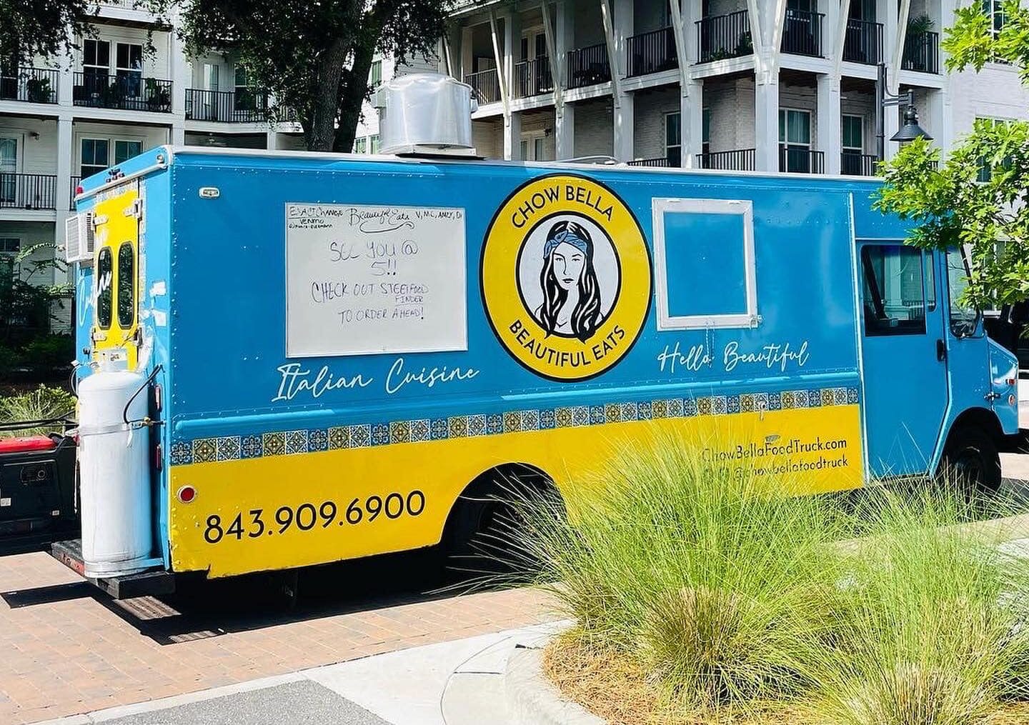 Chow Wow Food Truck A Culinary Journey on Wheels Chow Wow Food Truck A Culinary Journey on Wheels